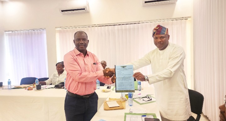 17647904706245110211641322907939